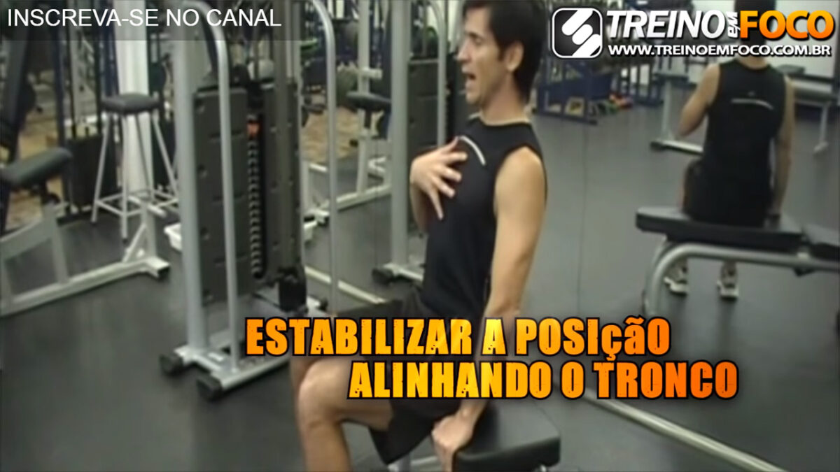 abdominal_no_banco_treino_em_foco