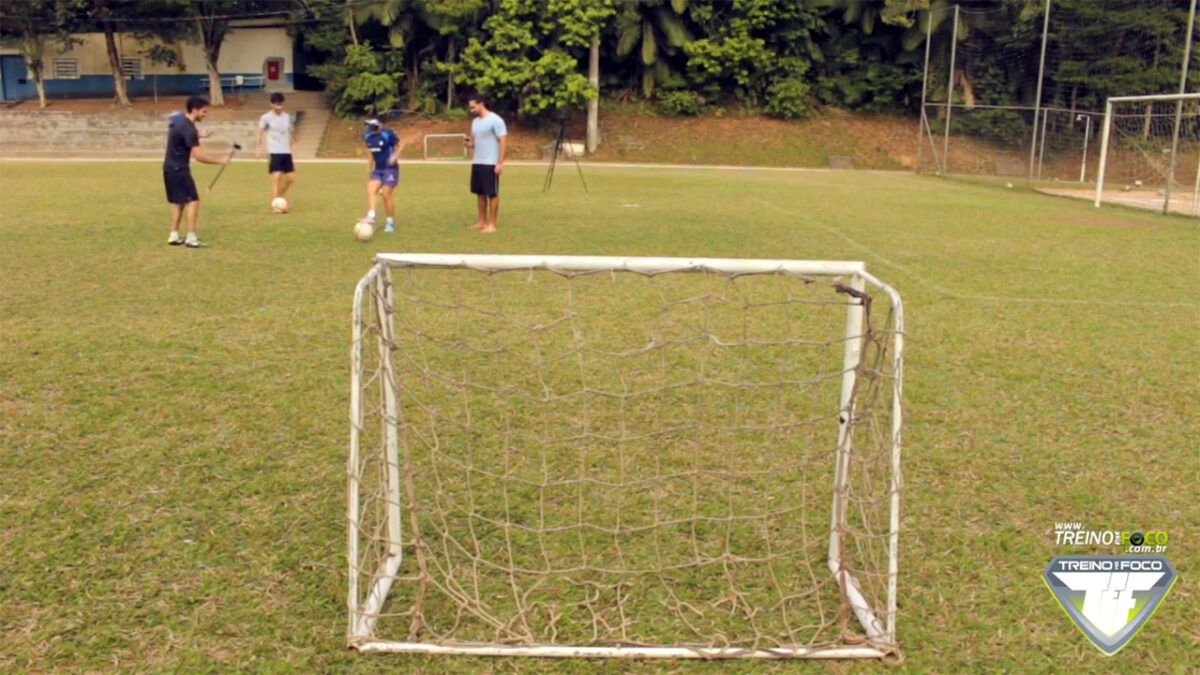 treino_em_foco_atividades_físicas_lúdicas_chute_cego