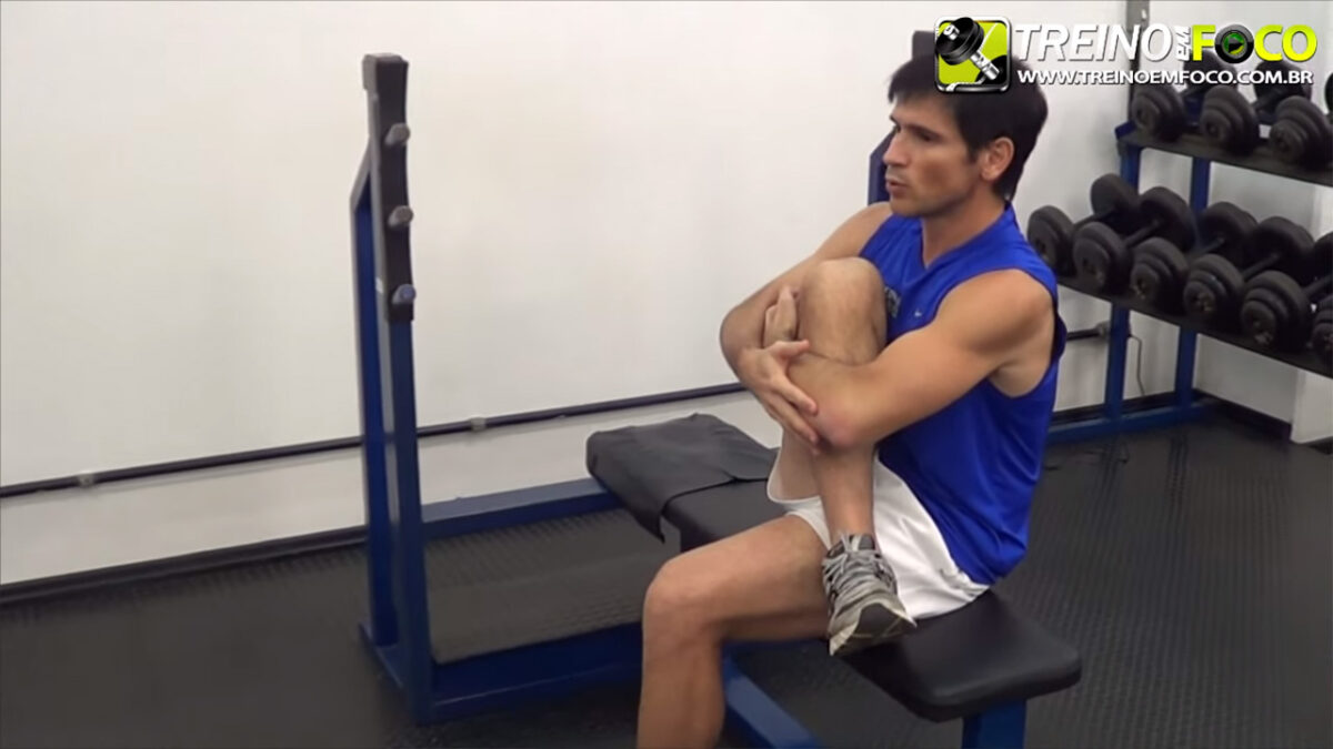 alongamento_glúteo_flexionamento_para_glúteo_treino_em_foco